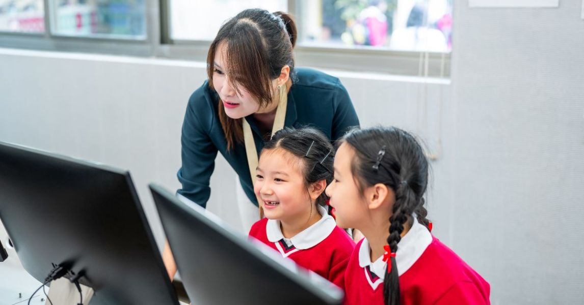 A pedagogical perspective on technology employment in classrooms