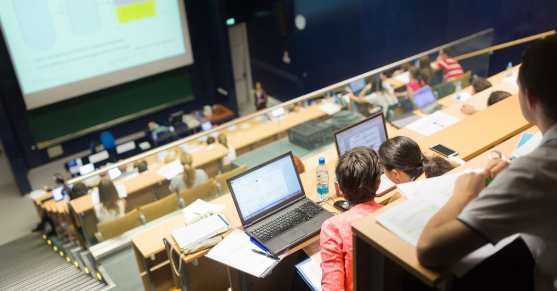 Using EdTech to develop more effective blended learning strategies for large classes